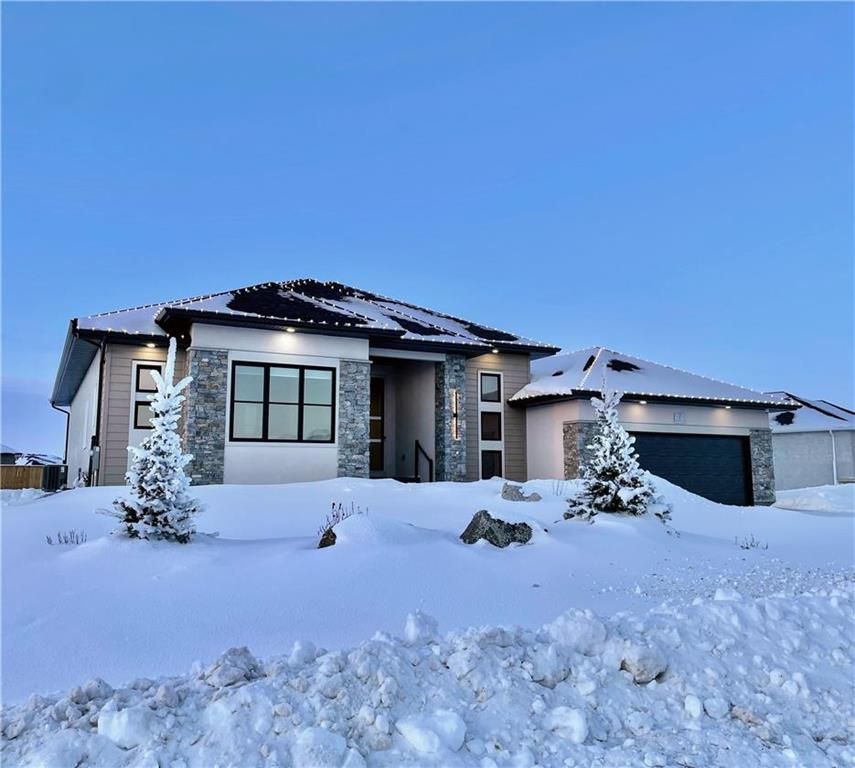 Main Photo: 7 Stone Hearth Lane in Oak Bluff: RM of MacDonald Residential for sale (R08)  : MLS®# 202300731