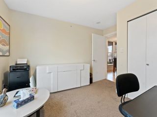 Photo 13: 405 121 W 16TH Street in North Vancouver: Central Lonsdale Condo for sale in "THE SILVA" : MLS®# R2739268