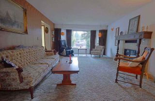 Photo 3: 852 HERRMANN Street in Coquitlam: Meadow Brook House for sale : MLS®# R2203511