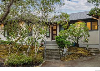 Photo 2: 910 Foul Bay Rd in Victoria: Vi Fairfield East House for sale : MLS®# 913020