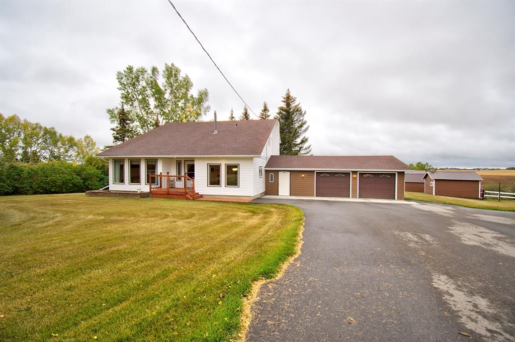 Main Photo: 275127 Range Road 22 in Rural Rocky View County: Rural Rocky View MD Detached for sale : MLS®# A2029036