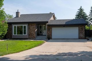 Photo 1: 92 Trowbridge Bay in Winnipeg: River Park South Residential for sale (2F)  : MLS®# 202315885