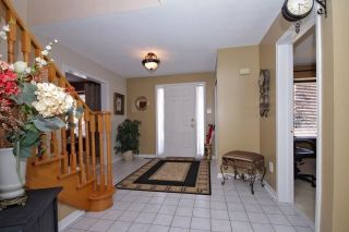 Photo 6: Executive 4 Bedroom Greenpark Home in sought after North Whitby Fallingbrook