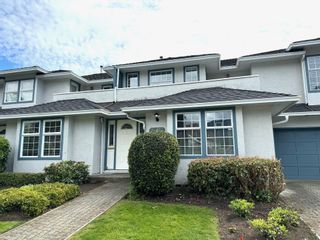 Main Photo: 2 1652 MAHON Avenue in North Vancouver: Central Lonsdale Townhouse for sale : MLS®# R2882346