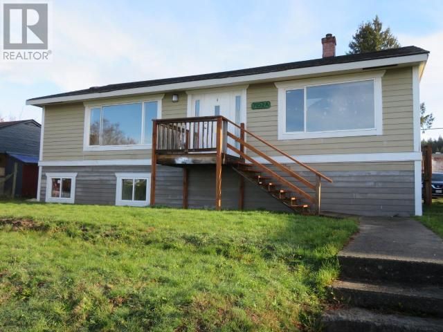 Main Photo: 3952 JOYCE AVE in Powell River: House for sale : MLS®# 17704