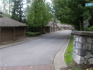 Photo 2: 8826 LARKFIELD Drive in Burnaby: Forest Hills BN Townhouse for sale in "PRIMROSE HILL" (Burnaby North)  : MLS®# V1028812