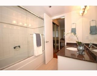 Photo 26: 408 2201 PINE Street in Vancouver: Fairview VW Condo for sale in "MERIDIAN COVE" (Vancouver West)  : MLS®# V660401