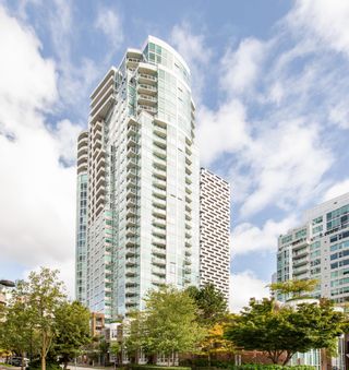 Photo 2: 1902 1500 HORNBY Street in Vancouver: Yaletown Condo for sale in "888 Beach" (Vancouver West)  : MLS®# R2660417