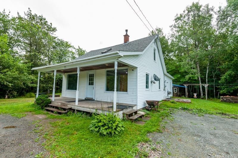 Main Photo: 15 Old Mines Road in Mount Uniacke: 105-East Hants/Colchester West Residential for sale (Halifax-Dartmouth)  : MLS®# 202212502