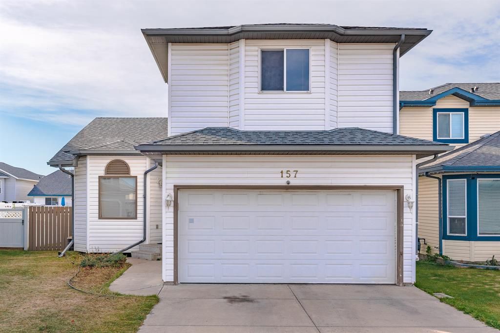Main Photo: 157 Appleglen Place SE in Calgary: Applewood Park Detached for sale : MLS®# A2009493