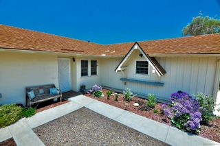 Photo 2: CLAIREMONT House for sale : 3 bedrooms : 4764 Mount Durban in San Diego
