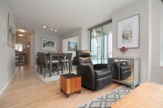 Photo 8: 606 33 SMITHE Street in Vancouver: Yaletown Condo for sale in "Coopers Lookout" (Vancouver West)  : MLS®# R2440133