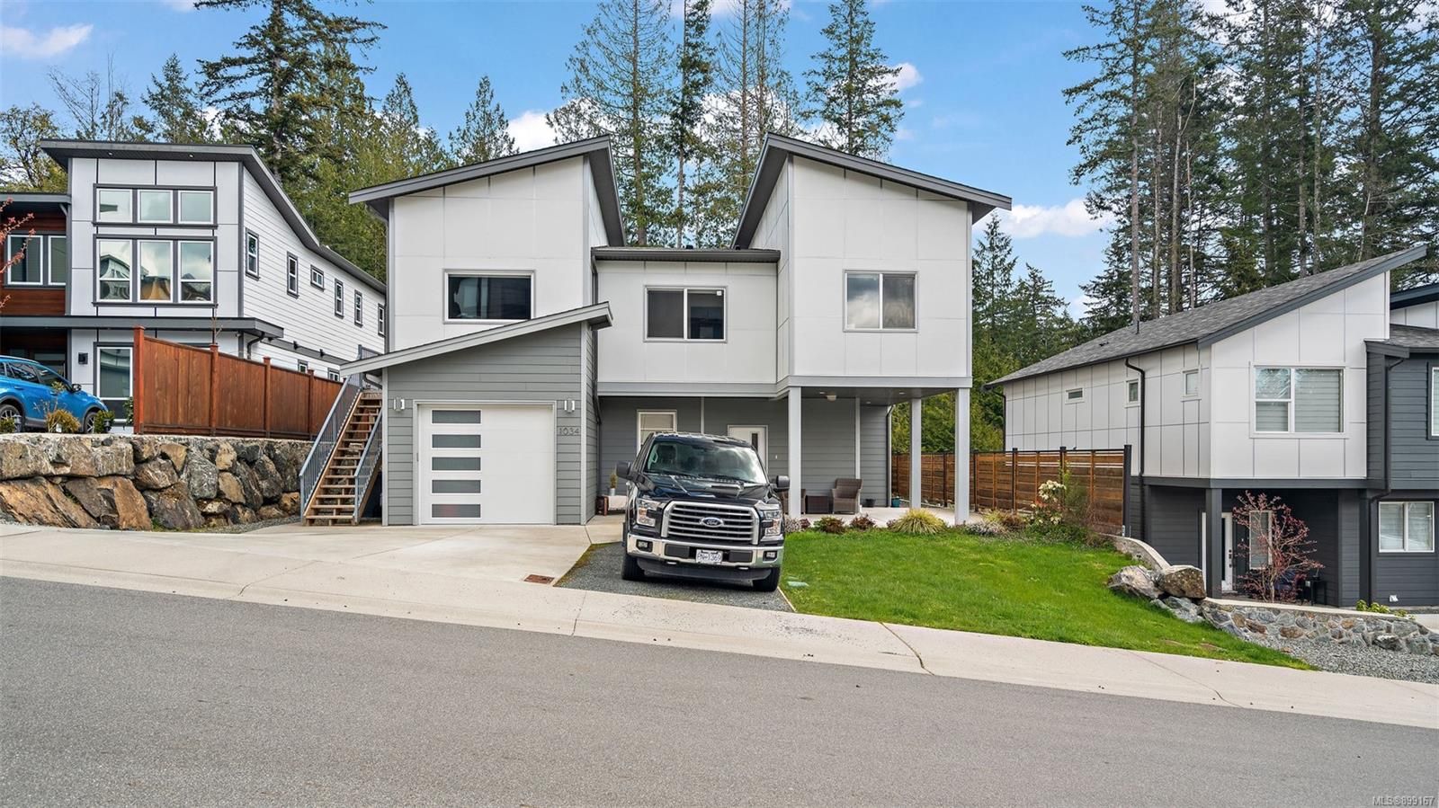 Main Photo: 1034 Golden Spire Cres in Langford: La Olympic View House for sale : MLS®# 899167