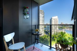 Photo 13: 1805 583 BEACH CRESCENT in Vancouver: Yaletown Condo for sale (Vancouver West)  : MLS®# R2462178