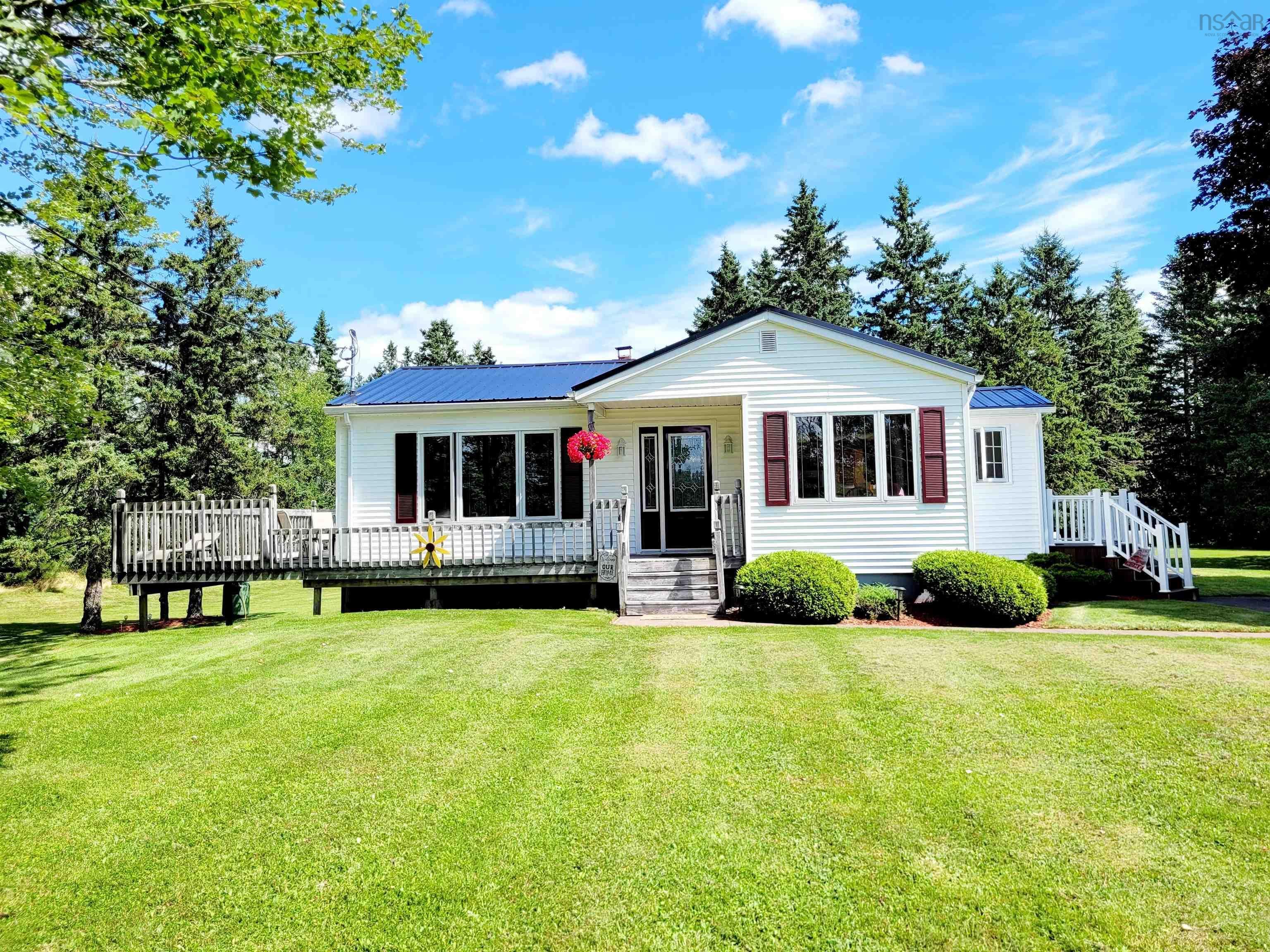 Main Photo: 4321 Scotsburn Road in Scotsburn: 108-Rural Pictou County Residential for sale (Northern Region)  : MLS®# 202316393