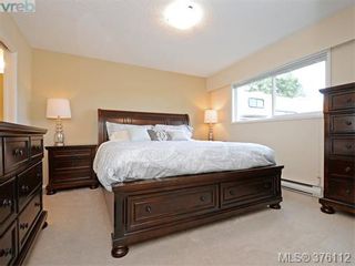 Photo 9: 1701 Jefferson Ave in VICTORIA: SE Gordon Head Half Duplex for sale (Saanich East)  : MLS®# 755004