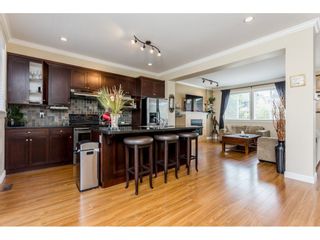 Photo 8: 37 7168 179 Street in Surrey: Cloverdale BC Townhouse for sale in "OVATION" (Cloverdale)  : MLS®# R2081705