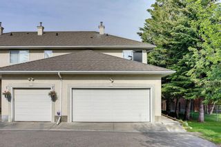Photo 1: 95 Cedarview Mews SW in Calgary: Cedarbrae Row/Townhouse for sale : MLS®# A1230877
