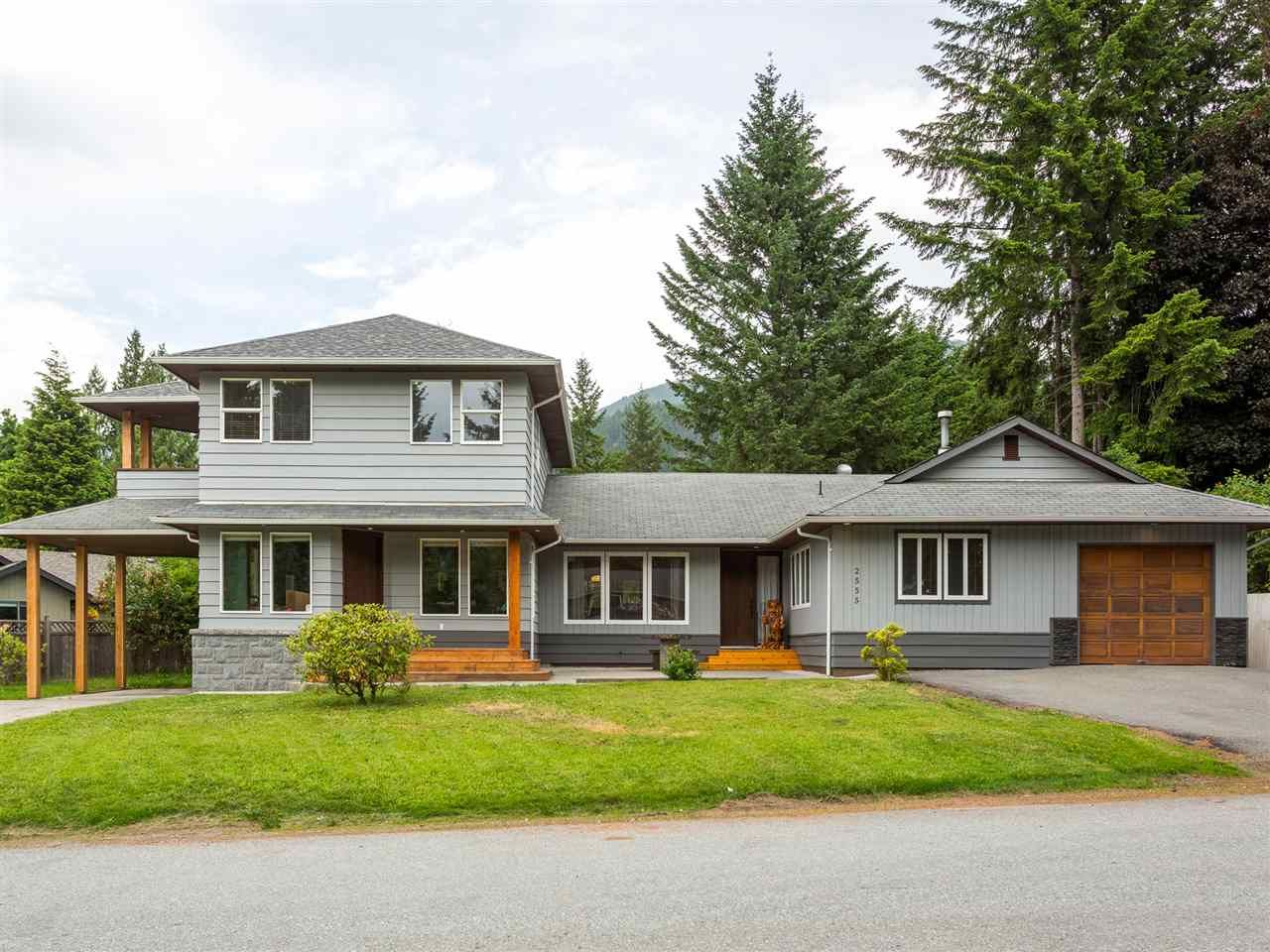 Main Photo: 2555 JURA Crescent in Squamish: Garibaldi Highlands House for sale : MLS®# R2176752