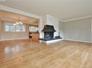 Photo 3: 536 Acland Ave in VICTORIA: Co Wishart North House for sale (Colwood)  : MLS®# 804616