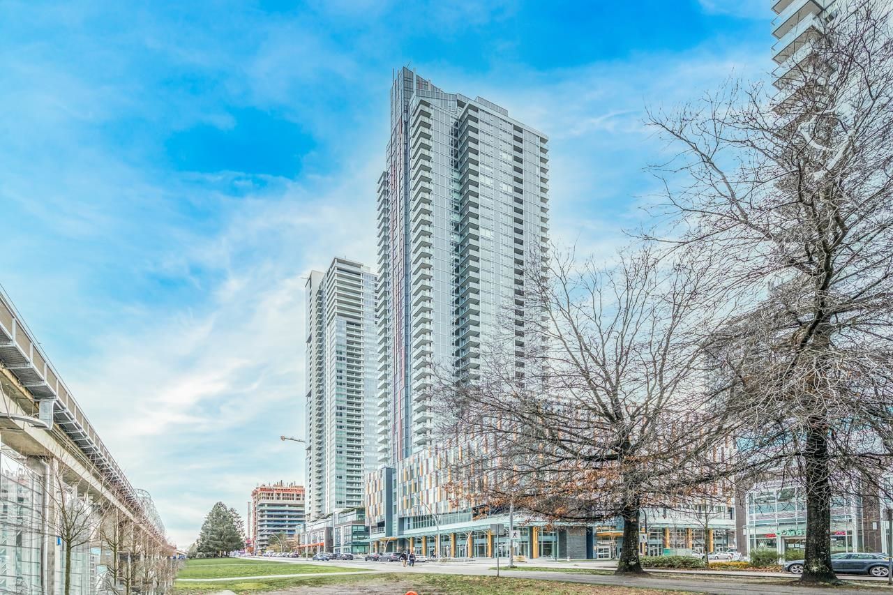 Main Photo: 3903 4458 BERESFORD Street in Burnaby: Metrotown Condo for sale in "Sun Tower" (Burnaby South)  : MLS®# R2636983