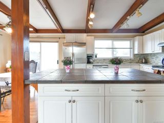 Photo 2: 680 Holland Pl in CAMPBELL RIVER: CR Willow Point House for sale (Campbell River)  : MLS®# 833619