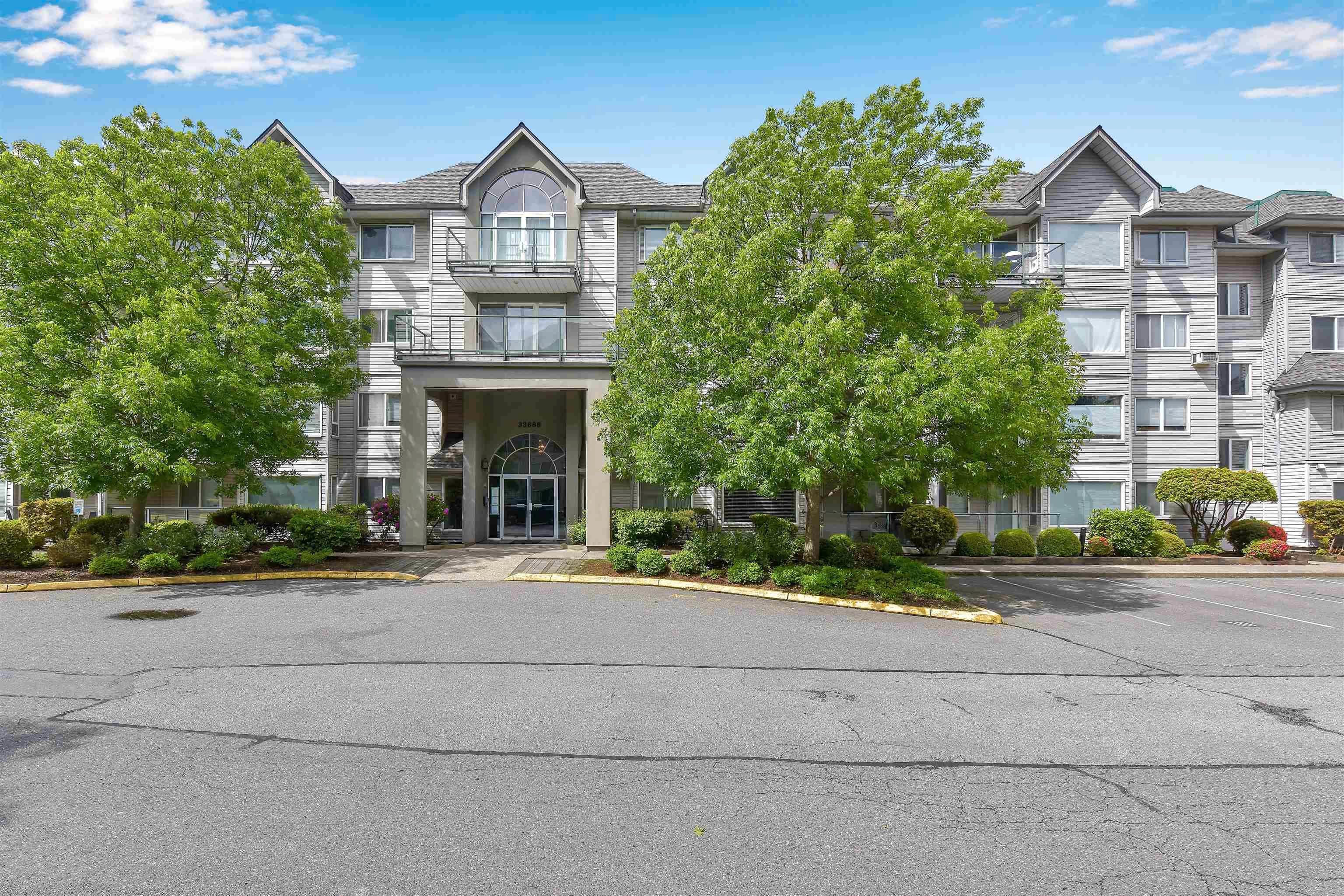 Main Photo: 108 33688 KING Road in Abbotsford: Poplar Condo for sale in "College Park Place" : MLS®# R2723000