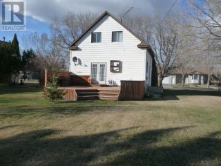 Photo 2: 5123 54 Avenue in Viking: House for sale