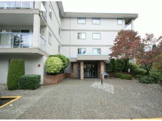 Photo 2: 303 33090 GEORGE FERGUSON Way in Abbotsford: Central Abbotsford Condo for sale in "Tiffany Place" : MLS®# F1425343