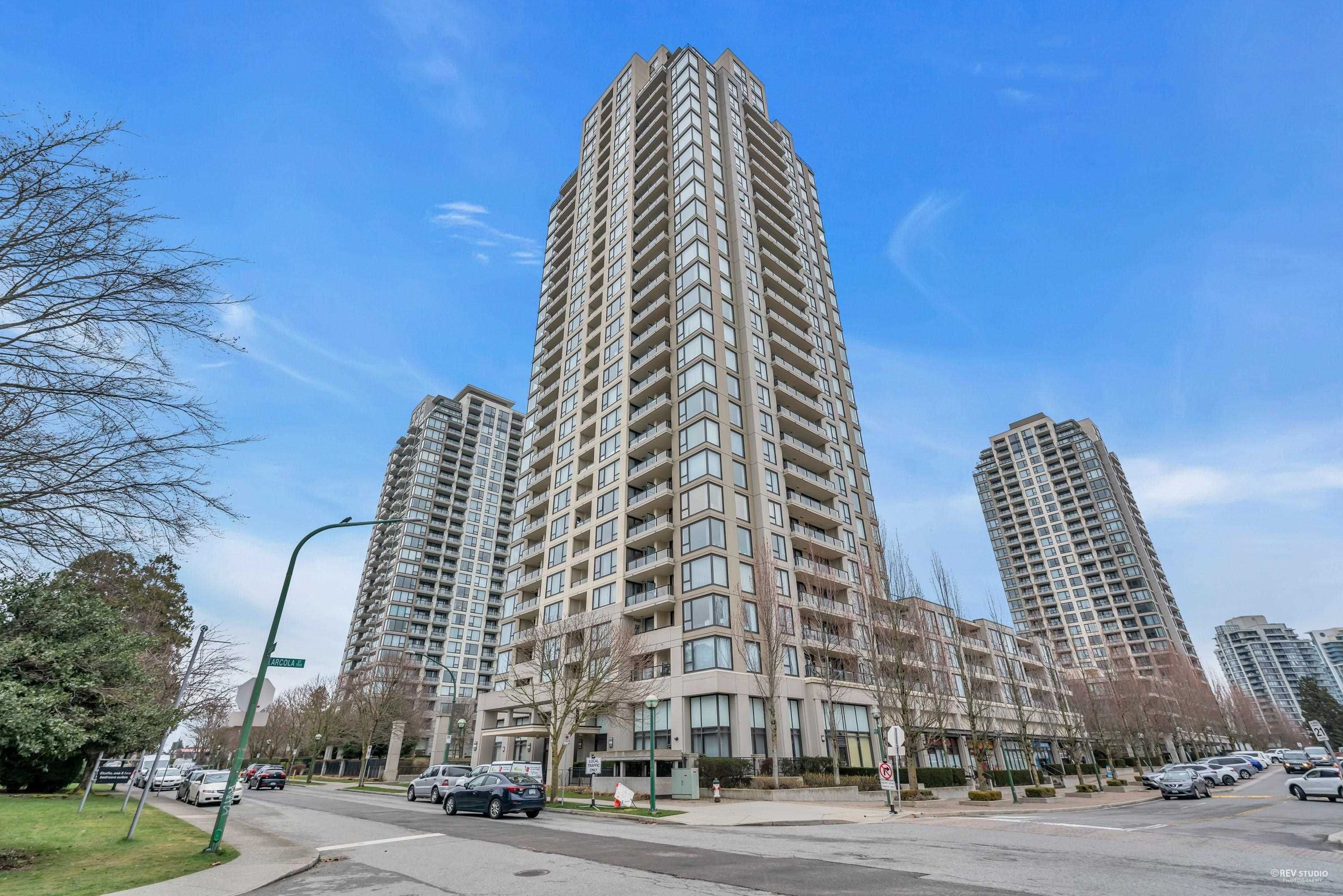 Main Photo: 2105 7063 HALL Avenue in Burnaby: Highgate Condo for sale in "EMERSON" (Burnaby South)  : MLS®# R2741551