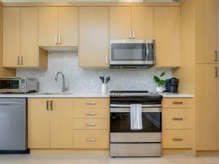 Photo 8: 102 9710 Fourth St in Sidney: Si Sidney South-East Condo for sale : MLS®# 963705