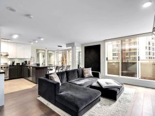 Photo 2: 1405 819 HAMILTON Street in Vancouver: Downtown VW Condo for sale (Vancouver West)  : MLS®# R2775524