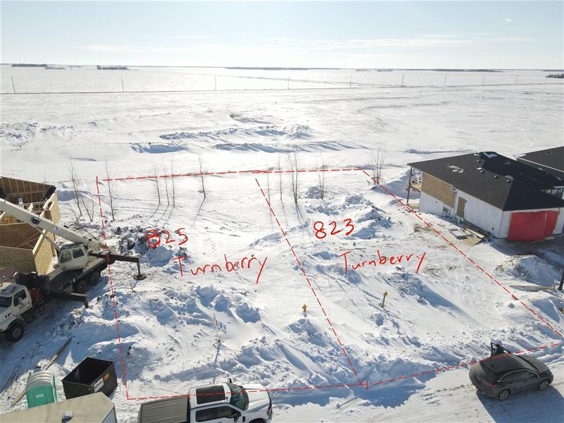 FEATURED LISTING: 825 Turnberry Cove Niverville