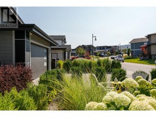 Photo 2: 1140 Goldfinch Place in Kelowna: House for sale : MLS®# 10306164