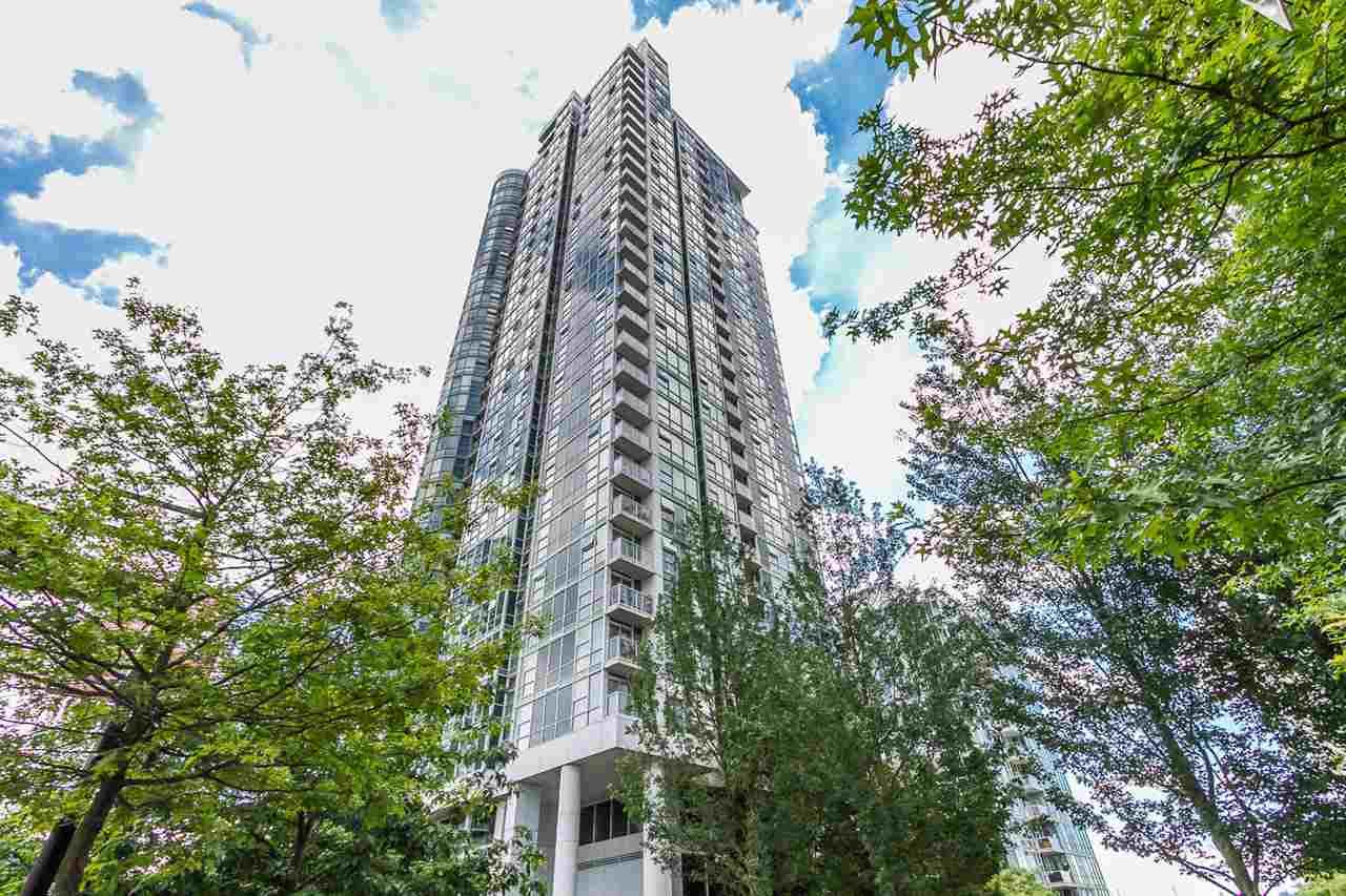 Main Photo: 908 193 AQUARIUS Mews in Vancouver: Yaletown Condo for sale in "MARINASIDE RESORTS" (Vancouver West)  : MLS®# R2089561