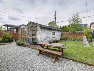 Photo 19: 2651 VENABLES Street in Vancouver: Renfrew VE House for sale (Vancouver East)  : MLS®# R2266027