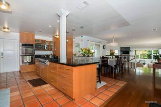 Photo 2: BAY PARK House for sale : 5 bedrooms : 2034 Frankfort St in San Diego