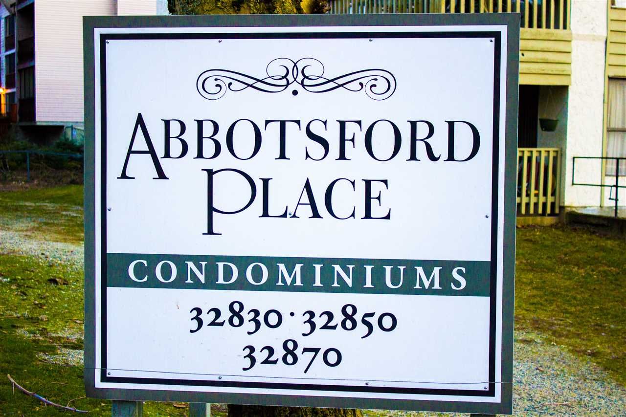 Main Photo: 435 32830 GEORGE FERGUSON Way in Abbotsford: Central Abbotsford Condo for sale in "Abbotsford Place" : MLS®# R2241632