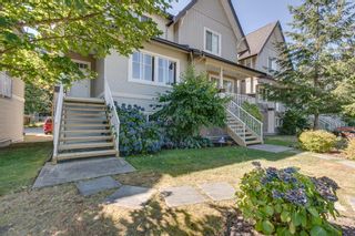 Photo 1: 10 1800 MAMQUAM Road in Squamish: Garibaldi Estates Townhouse for sale in "Viressence" : MLS®# R2102551