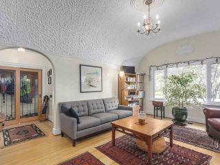 Photo 3: 2185 COLLINGWOOD Street in Vancouver: Kitsilano House for sale in "Kitsilano" (Vancouver West)  : MLS®# R2311078