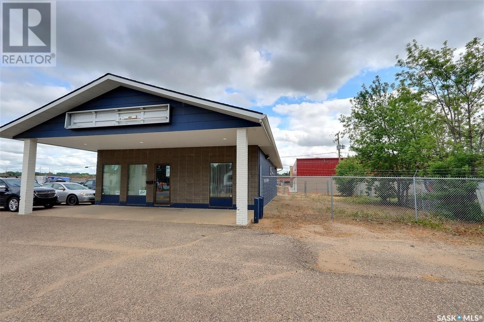 Main Photo: 349 13th STREET E in Prince Albert: Office for sale : MLS®# SK921339