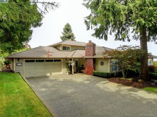 Photo 2: 4731 AMBLEWOOD Dr in VICTORIA: SE Cordova Bay House for sale (Saanich East)  : MLS®# 820003