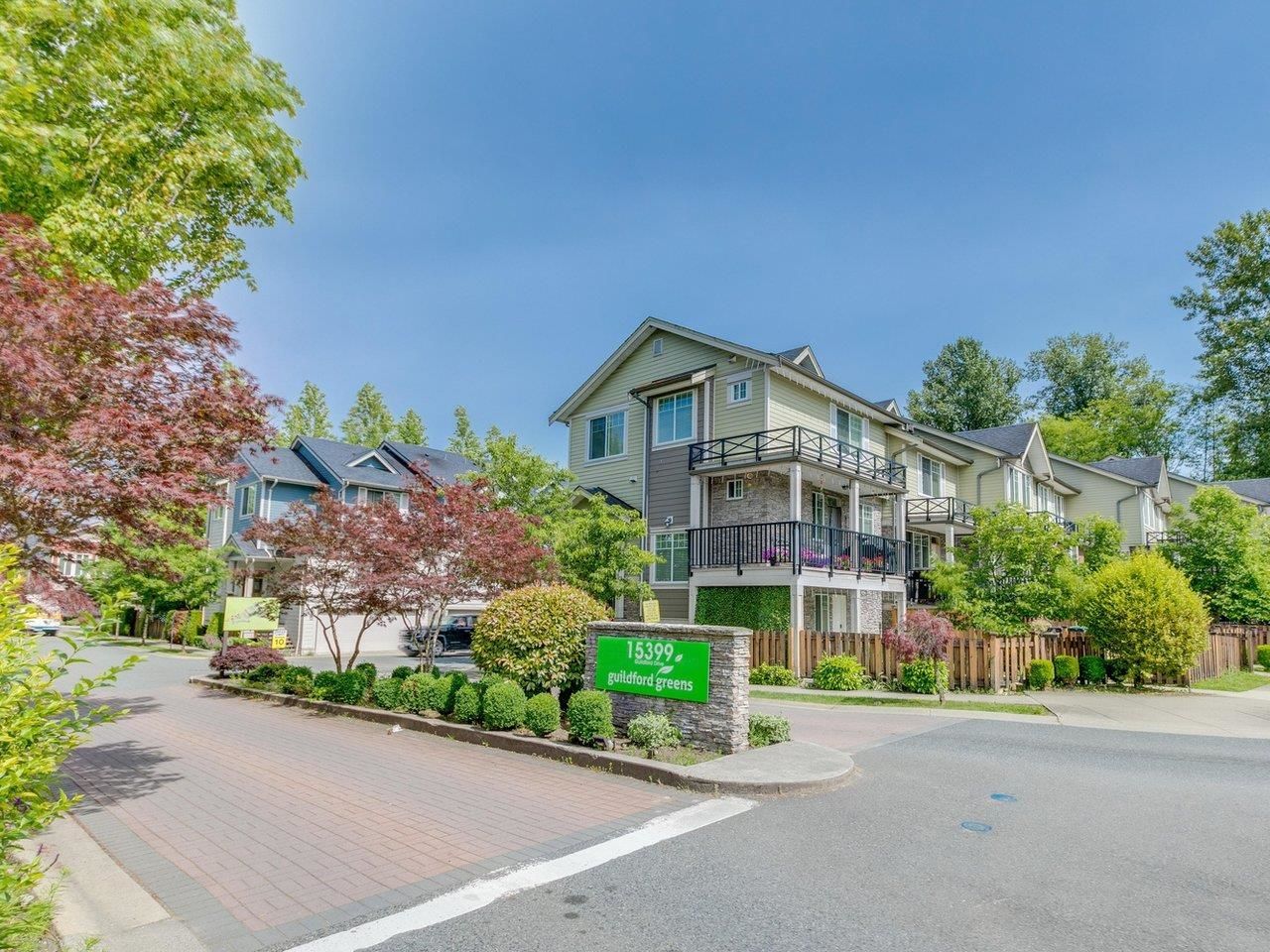 Main Photo: 101 15399 GUILDFORD Drive in Surrey: Guildford Townhouse for sale (North Surrey)  : MLS®# R2724875
