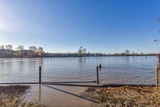 Photo 40: 402 6 RENAISSANCE Square in New Westminster: Quay Condo for sale in "The Rialto" : MLS®# R2632648