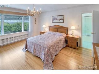 Photo 14: 2025 Lansdowne Rd in VICTORIA: OB Henderson House for sale (Oak Bay)  : MLS®# 759045