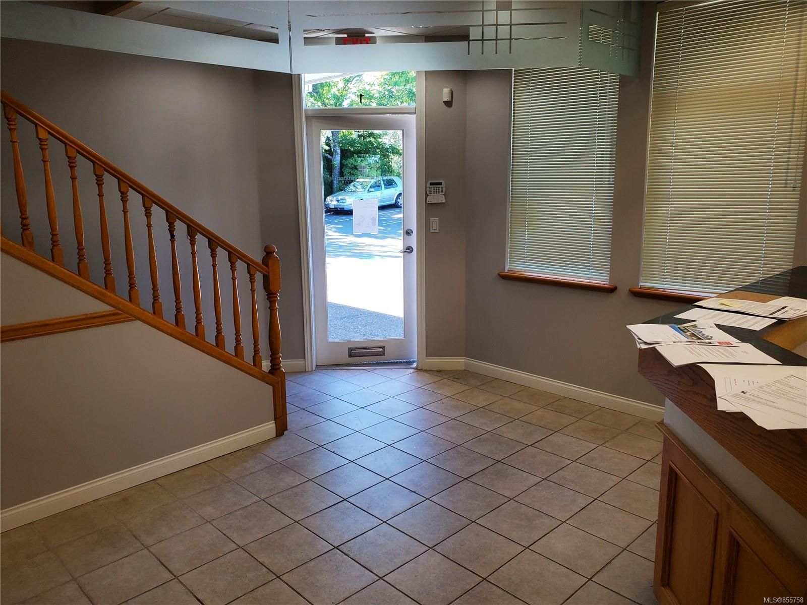 Photo 4: Photos: 1-2 4488 Wellington Rd in Nanaimo: Na Diver Lake Office for sale : MLS®# 855758