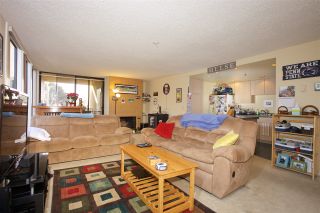 Photo 2: PACIFIC BEACH Condo for sale : 2 bedrooms : 4016 Gresham #A2 in San Diego