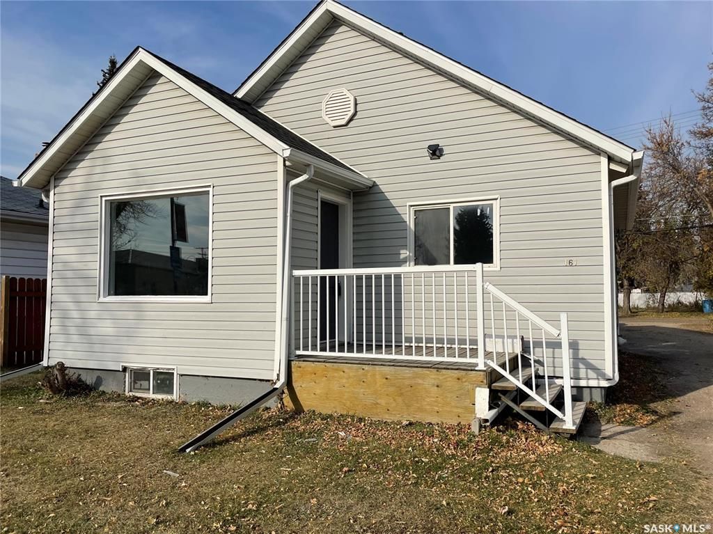 Main Photo: 161 Broadway Street West in Yorkton: Central YO Residential for sale : MLS®# SK911382
