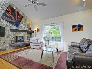 Photo 2: 1564 Prospect Pl in VICTORIA: OB North Oak Bay House for sale (Oak Bay)  : MLS®# 755138