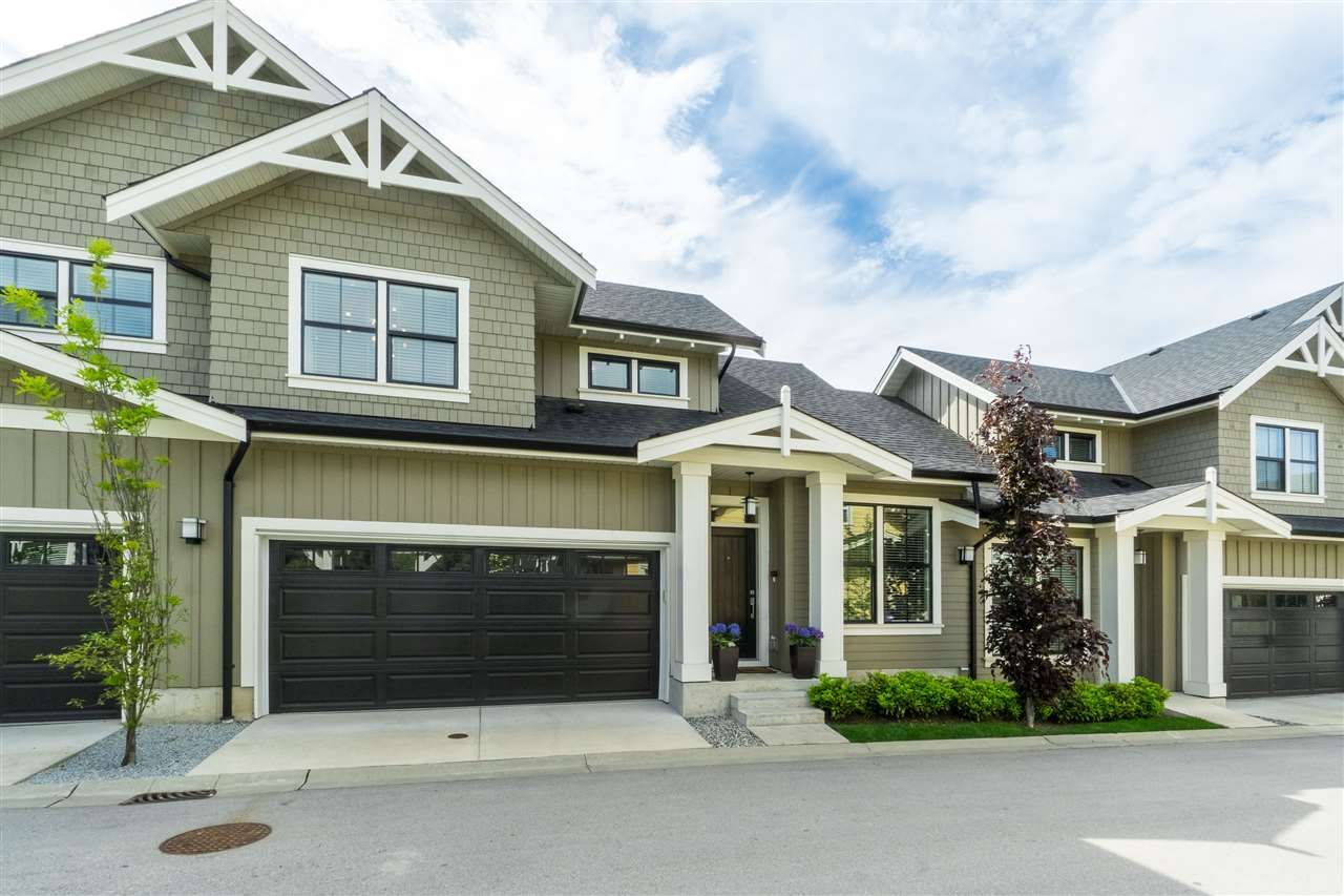 Main Photo: 44 22057 49 Avenue in Langley: Murrayville Townhouse for sale in "HERITAGE" : MLS®# R2455672